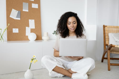 Are You an Online Reseller? When to Consider Opening a Brick-and-Mortar Store