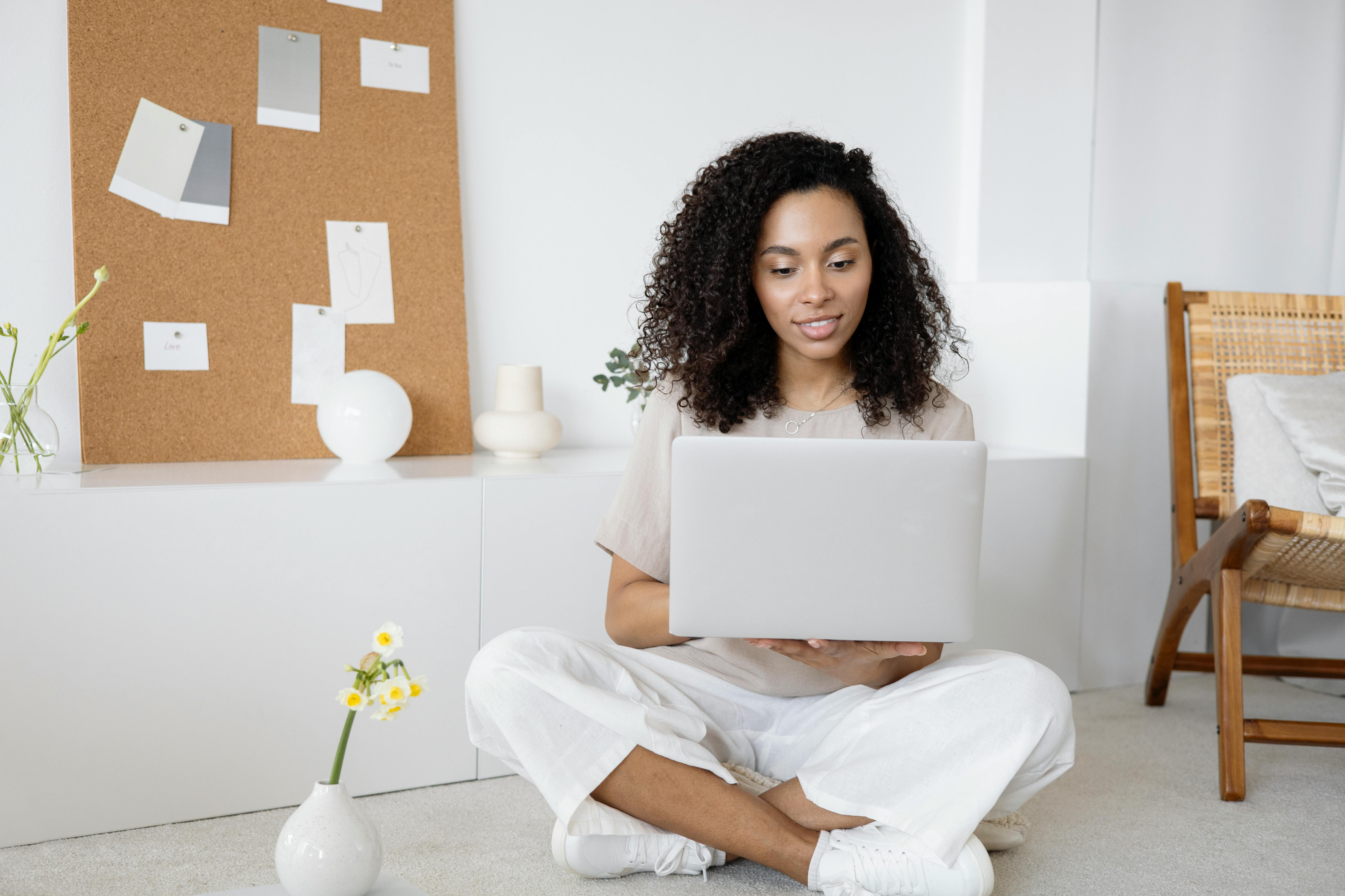 Are You an Online Reseller? When to Consider Opening a Brick-and-Mortar Store